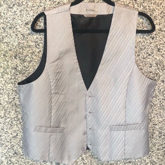 **Le Château Grey/Silver Suit Jacket and Vest Set** - Picture 2 of 4